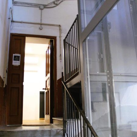 Blackwoody Contemporary Rooms - Napoli Centro Storico Exterior photo