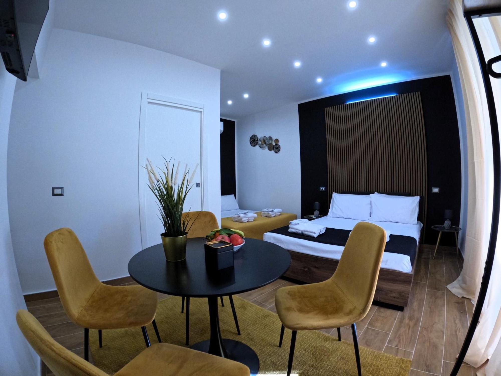 Blackwoody Contemporary Rooms - Napoli Centro Storico Exterior photo