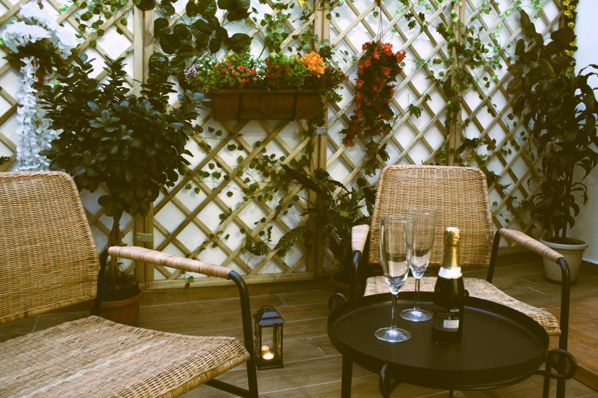 Blackwoody Contemporary Rooms - Napoli Centro Storico Exterior photo