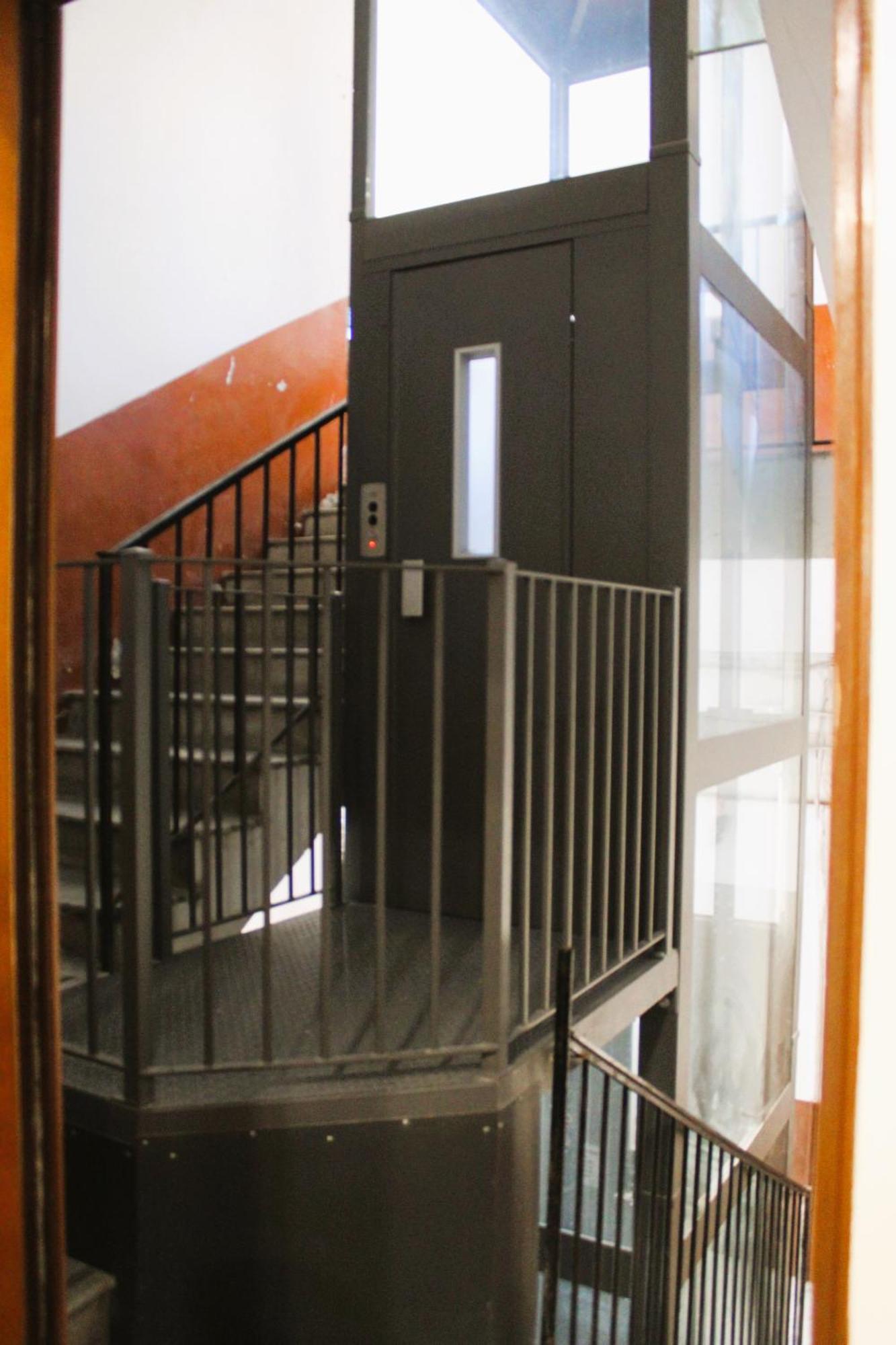 Blackwoody Contemporary Rooms - Napoli Centro Storico Exterior photo