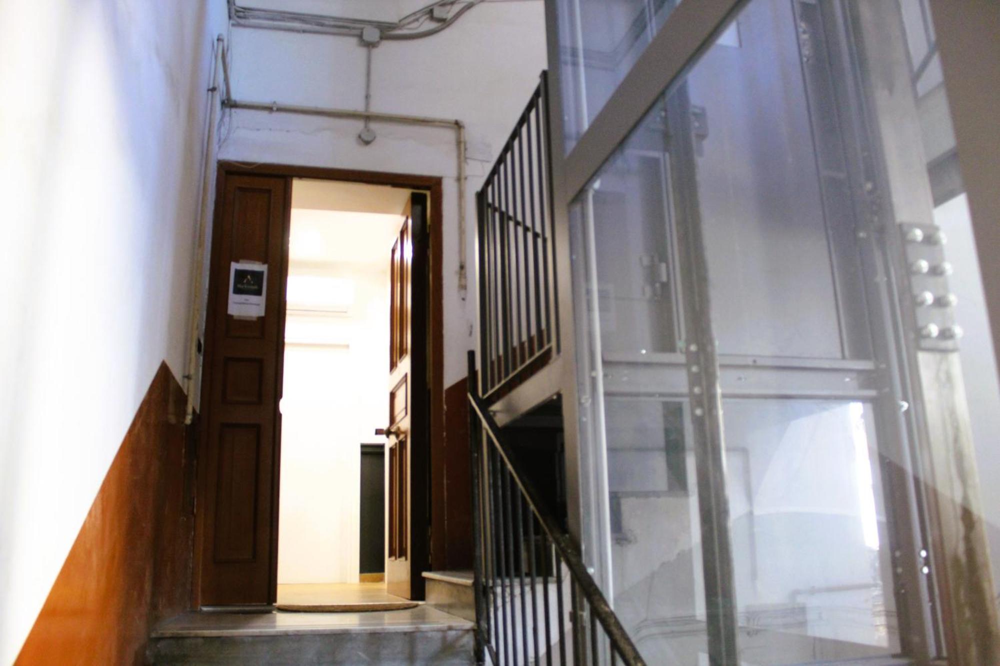 Blackwoody Contemporary Rooms - Napoli Centro Storico Exterior photo